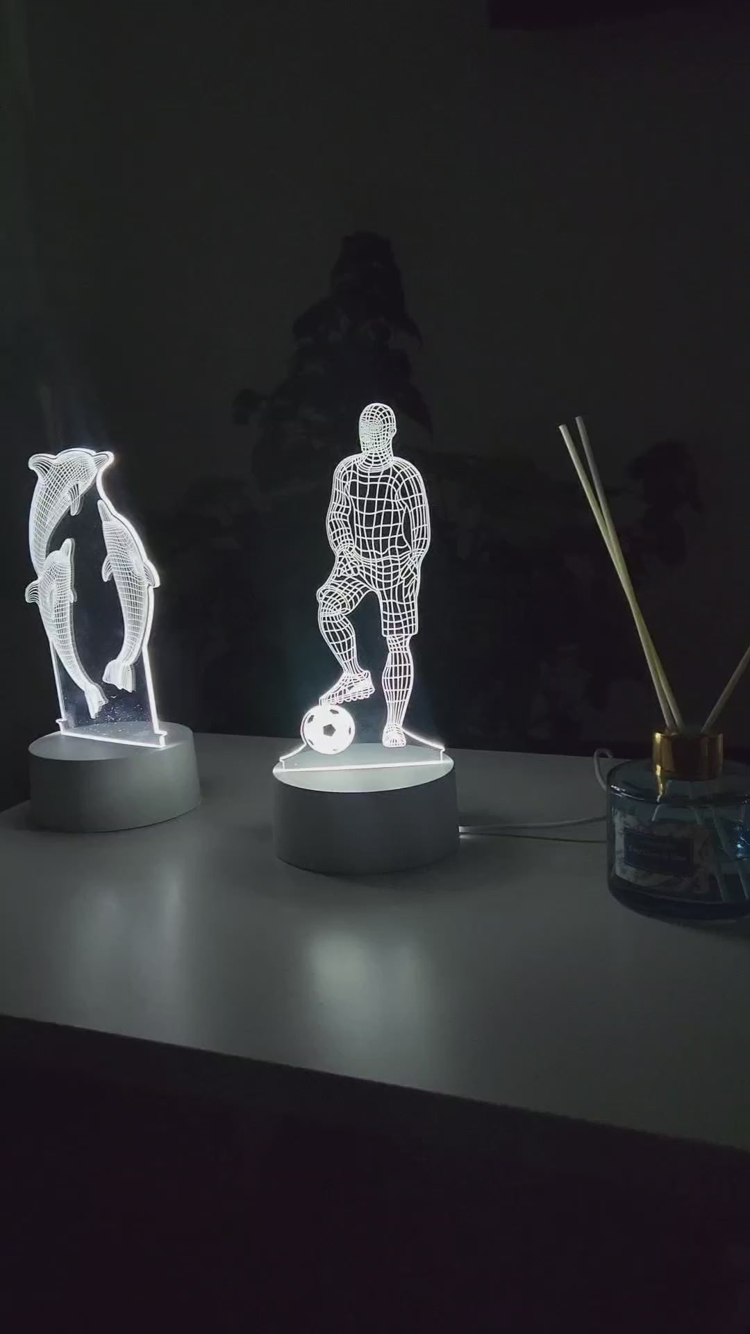 Lampara De Mesa Luz Led Usb 3d Luz Fría Caliente Futbolista Blanco Blanco